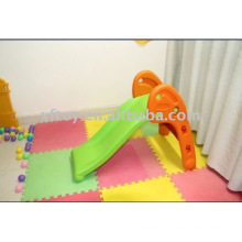 Kindergarten playground slides para crianças